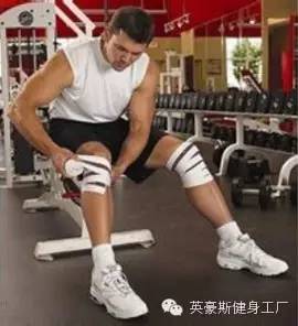 健身要带手套吗_健身手套有必要买带束带的么_健身手套需要戴护腕吗