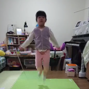 新闻稿播报园简单幼儿园怎么写_幼儿园新闻播报稿100字以内_幼儿园播报简单新闻稿