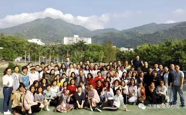 盘腿打坐怎么练_打坐盘腿练习方法——双盘_盘腿打坐初学视频