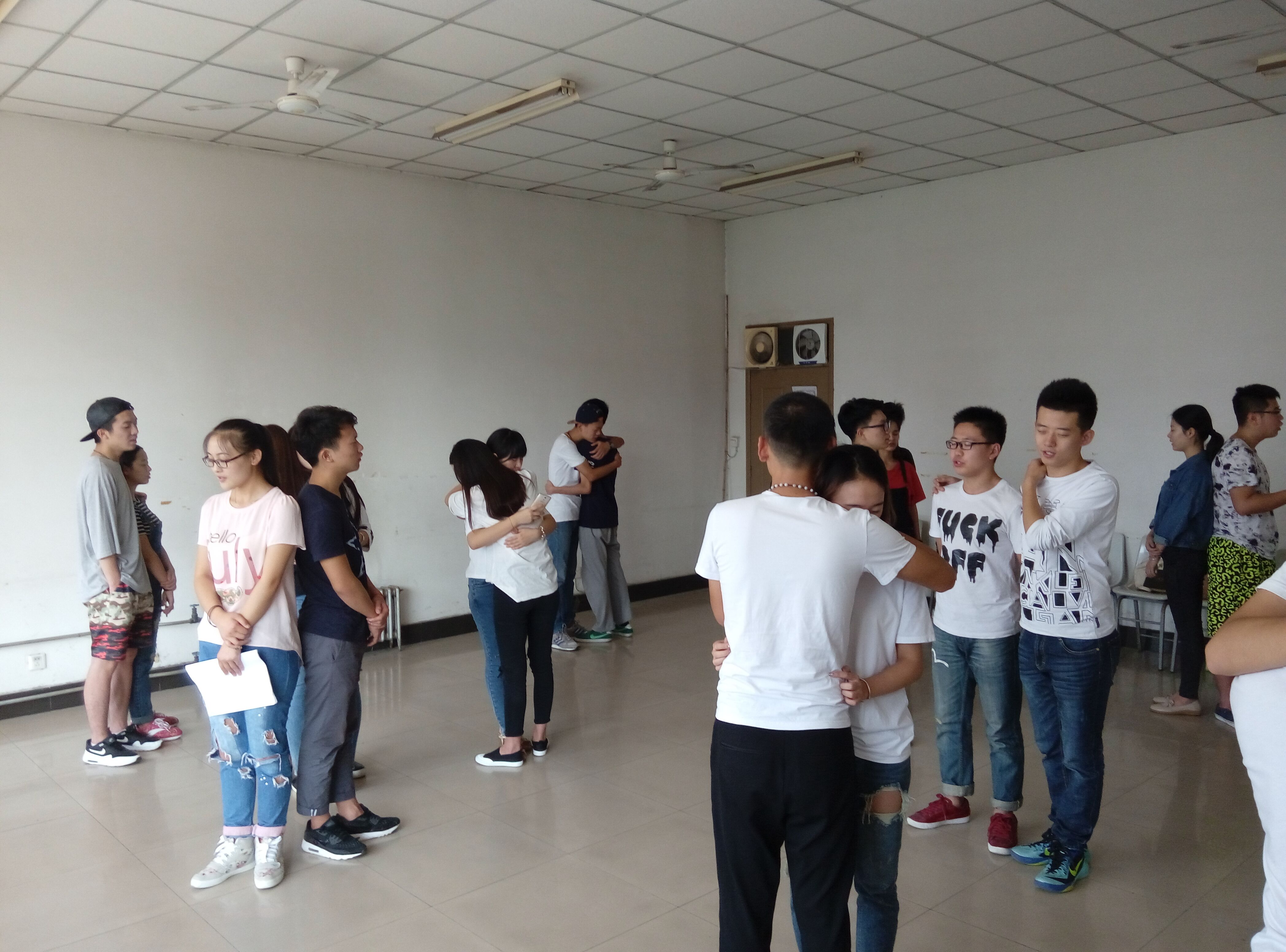 云开·全站apply体育官方平台 台词课训练“肢体思想情感相结合”