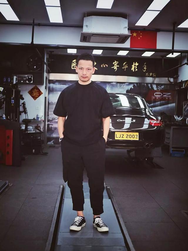 开元棋盘财神捕鱼官网版下载2023 把贵做成特色！领结站林少杰：“我可以趴着跪着修车，但一定要站着收钱”