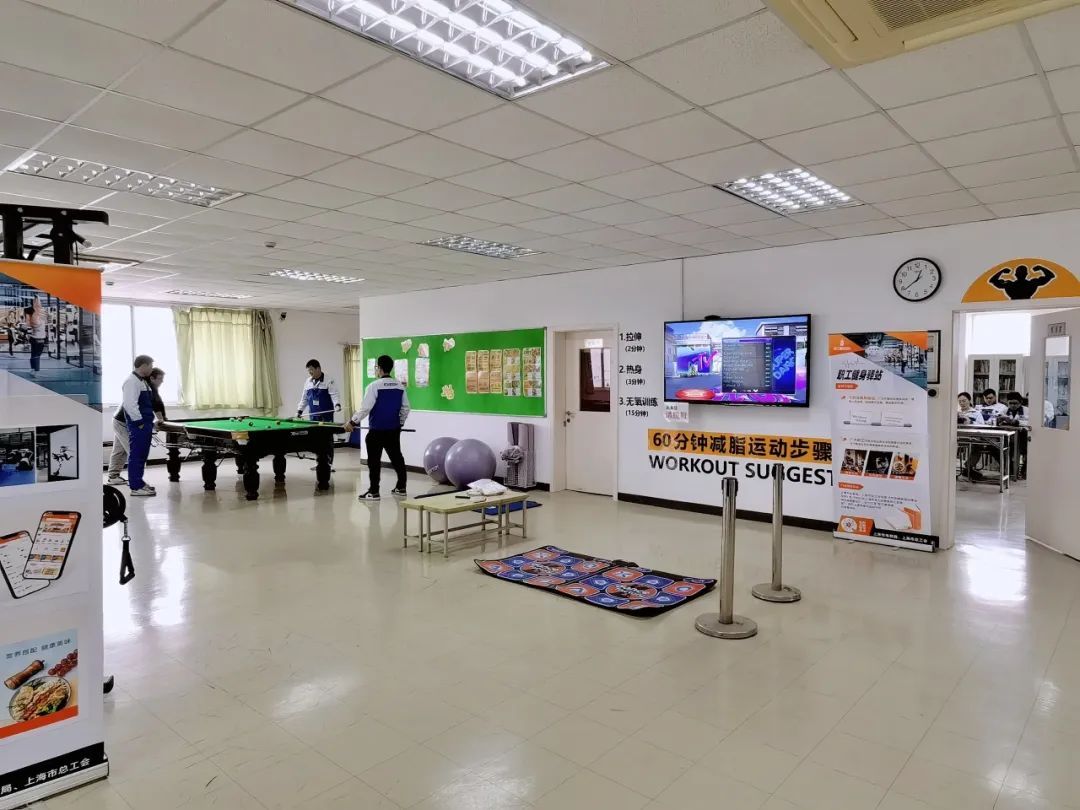 健身器材综合训练器的使用方法_综合训练器 健身_健身器材训练动作讲解