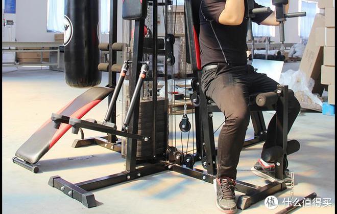 健身器材训练视频教程_健身器材训练动作讲解_健身综合训练器