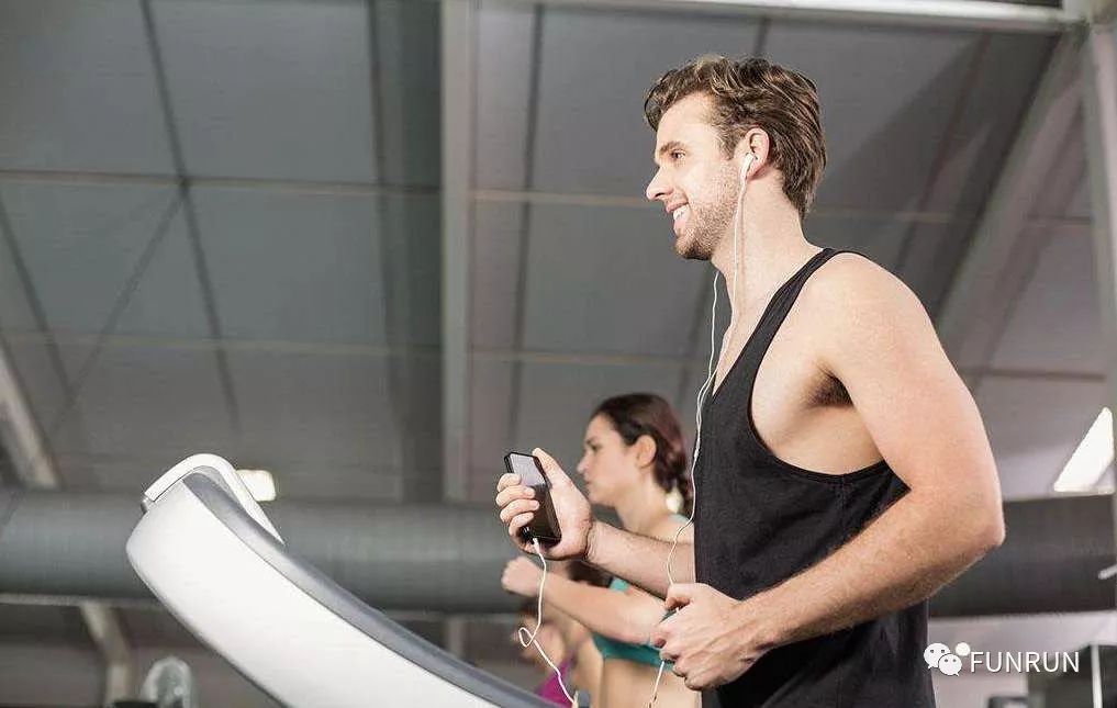 健身手套大了怎么办_健身手套松一点_健身手套松点好还是紧点好