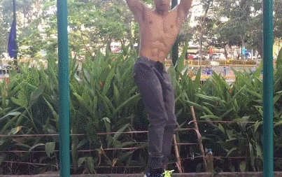 单杠 练习_练单杠的好处和坏处_练单杠的正确方法