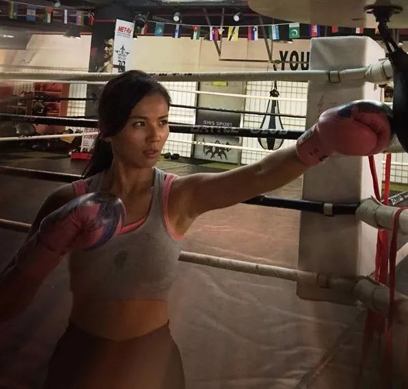 健身手套越紧越好吗_手套太紧会怎么样_健身手套紧的好处