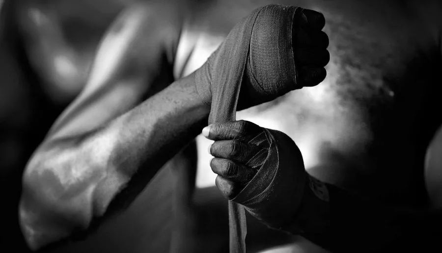 手套太紧会怎么样_健身手套越紧越好吗_健身手套紧的好处