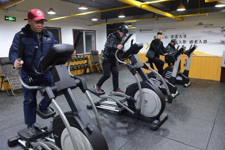 三人站综合训练器使用方法_三人站综合训练器安装视频_三人站综合训练器安装