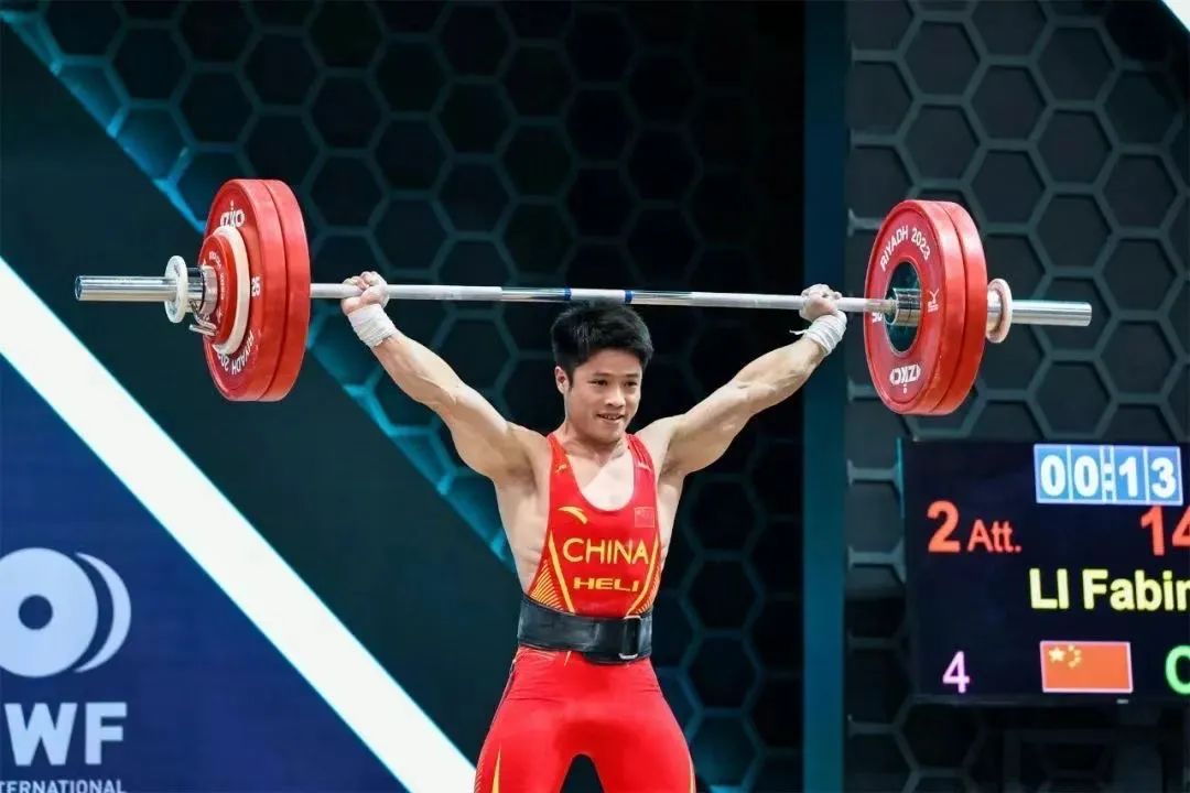 健身腕带还是手套_手套健身腕带怎么用_带护腕的健身手套