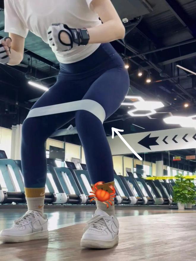 健身戴不戴手套_戴手套健身的坏处_戴手套健身好不好