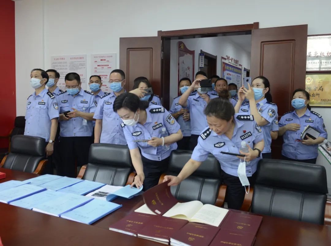 南昌市公安局领导简介_南昌公安局领导分工_南昌市公安局领导班子