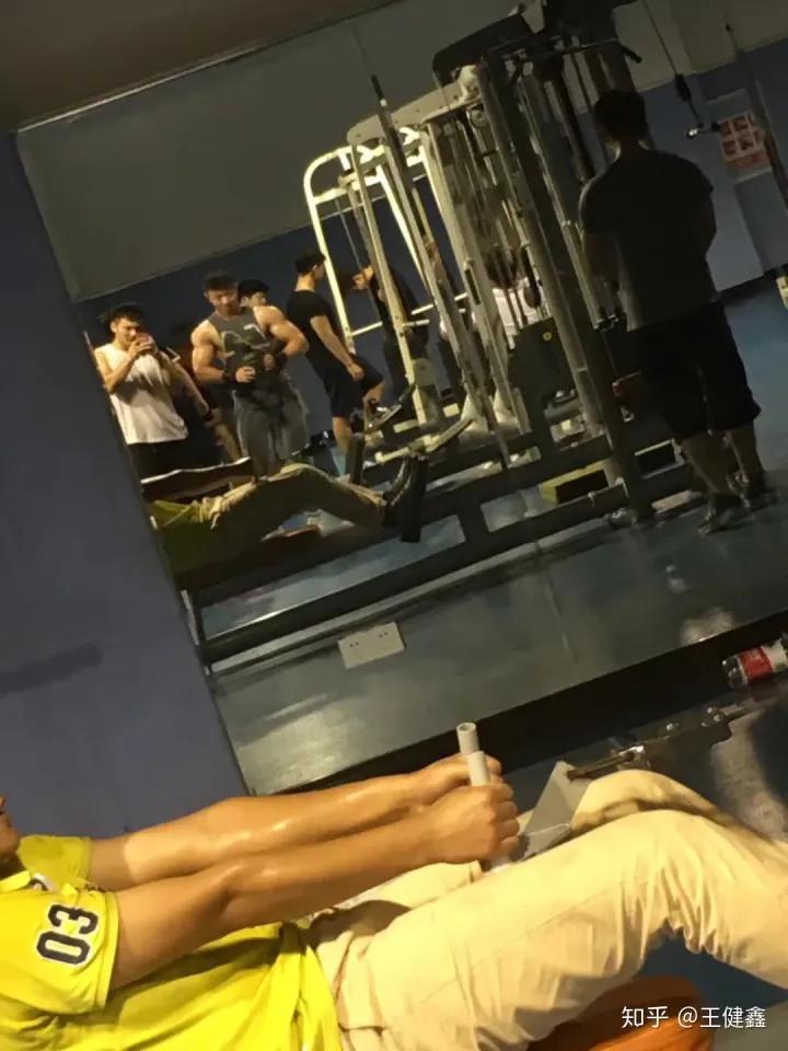 手套健身护腕图片_健身手套护腕什么牌子好_健身手套护腕