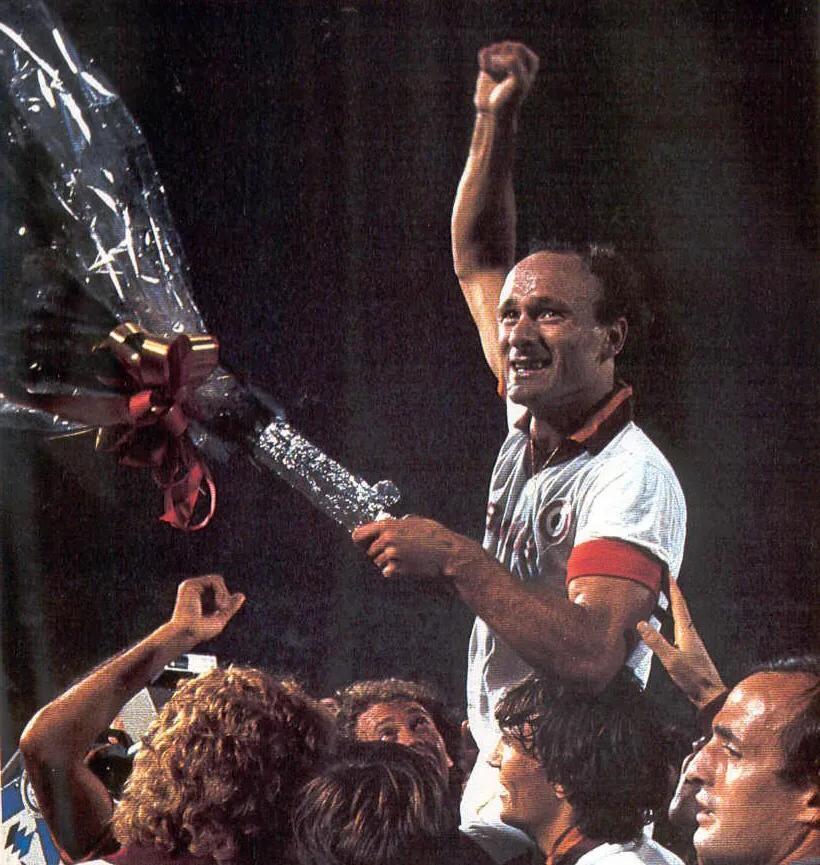 意大利足球明星思考人生_意大利足球名人堂成员_意大利足球名人堂