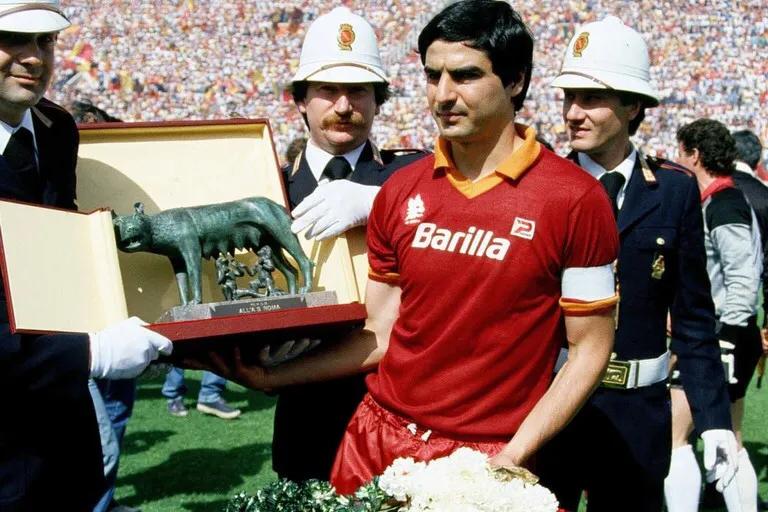 意大利足球名人堂成员_意大利足球名人堂_意大利足球明星思考人生