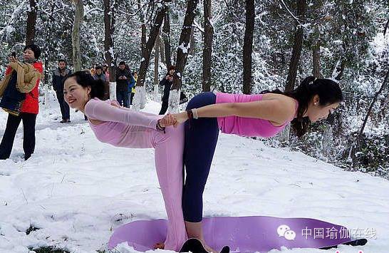 瑜伽的注意事项及对身体的影响_练习瑜伽注意事项_瑜伽应该注意哪些事项