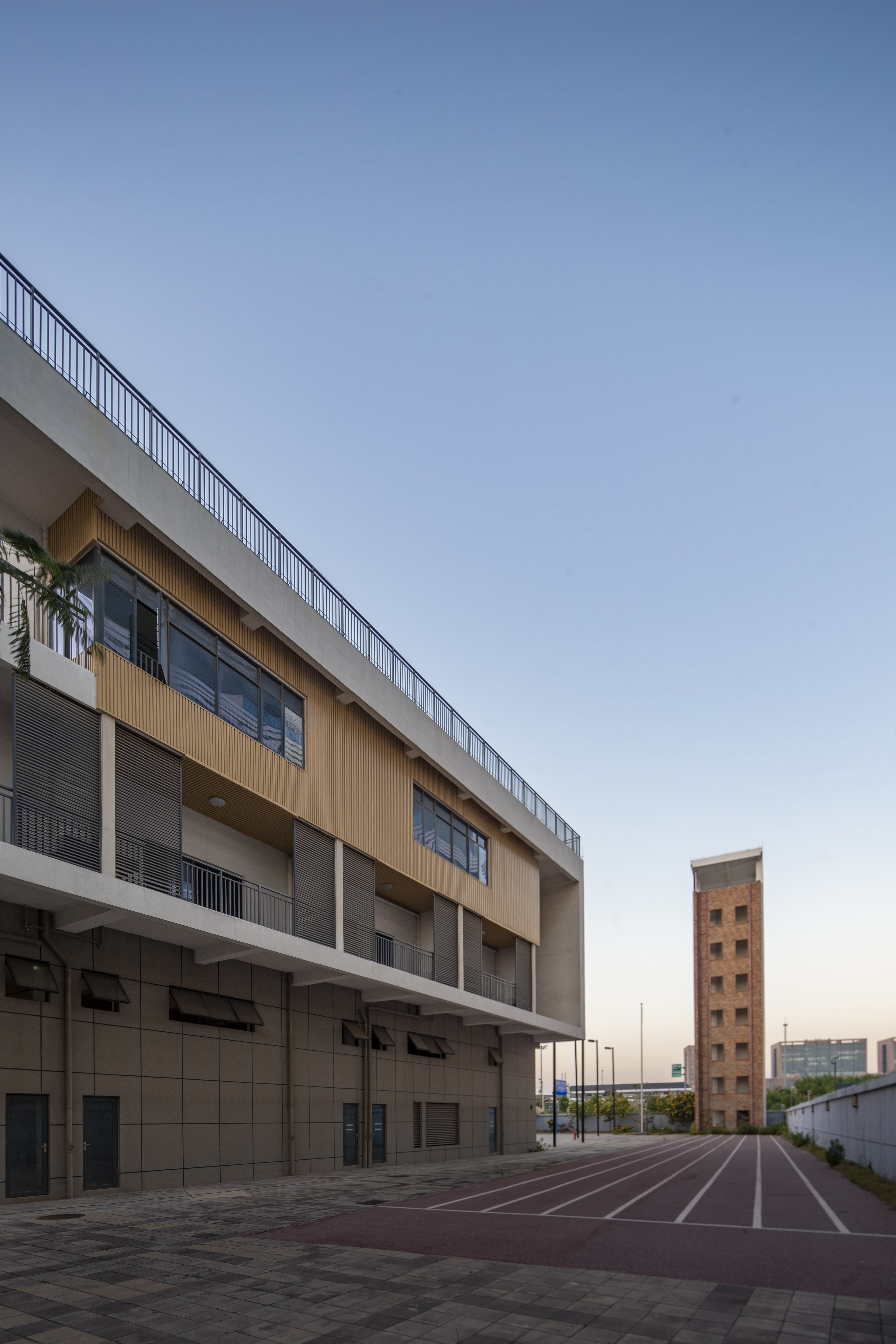 十人站综合训练器图纸_图纸设备平台_语文综合能力训练