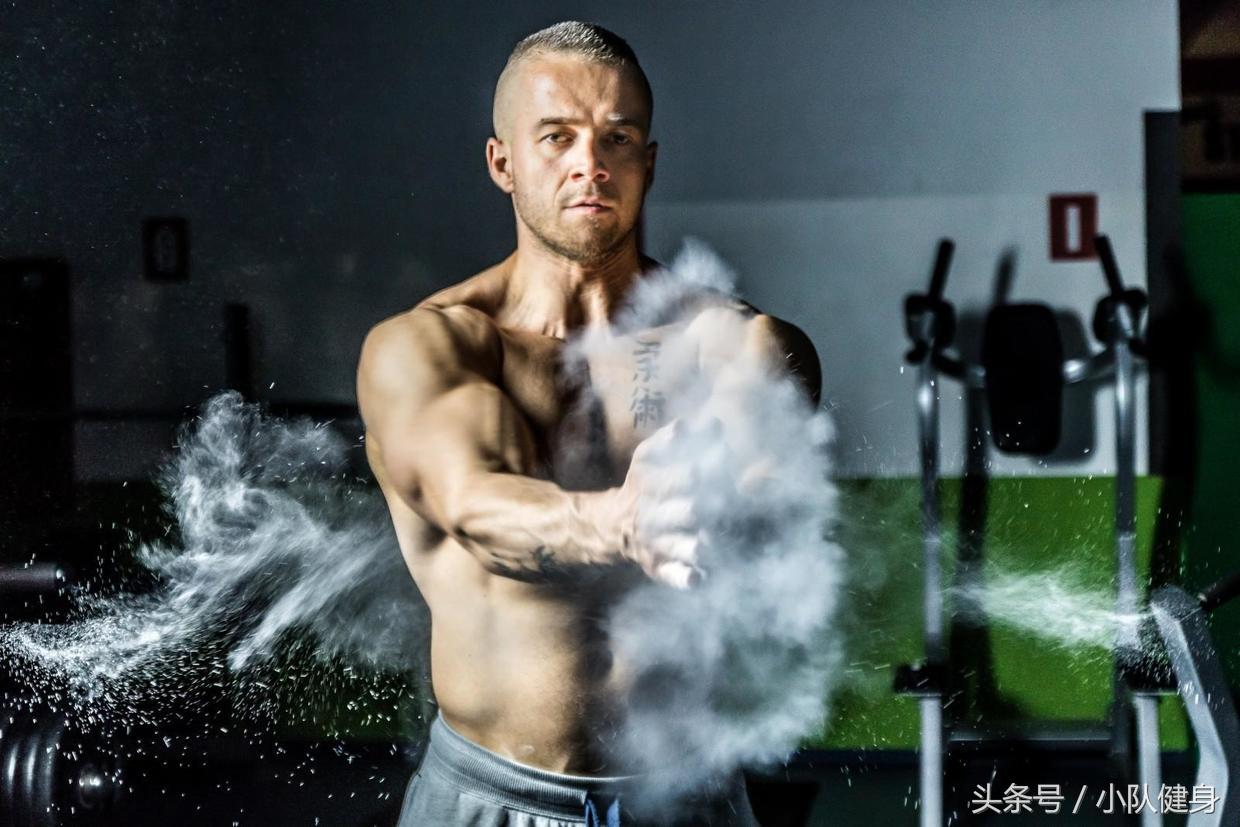 健身运动手套_新手健身手套_健身手套紧一点好还是松一点好