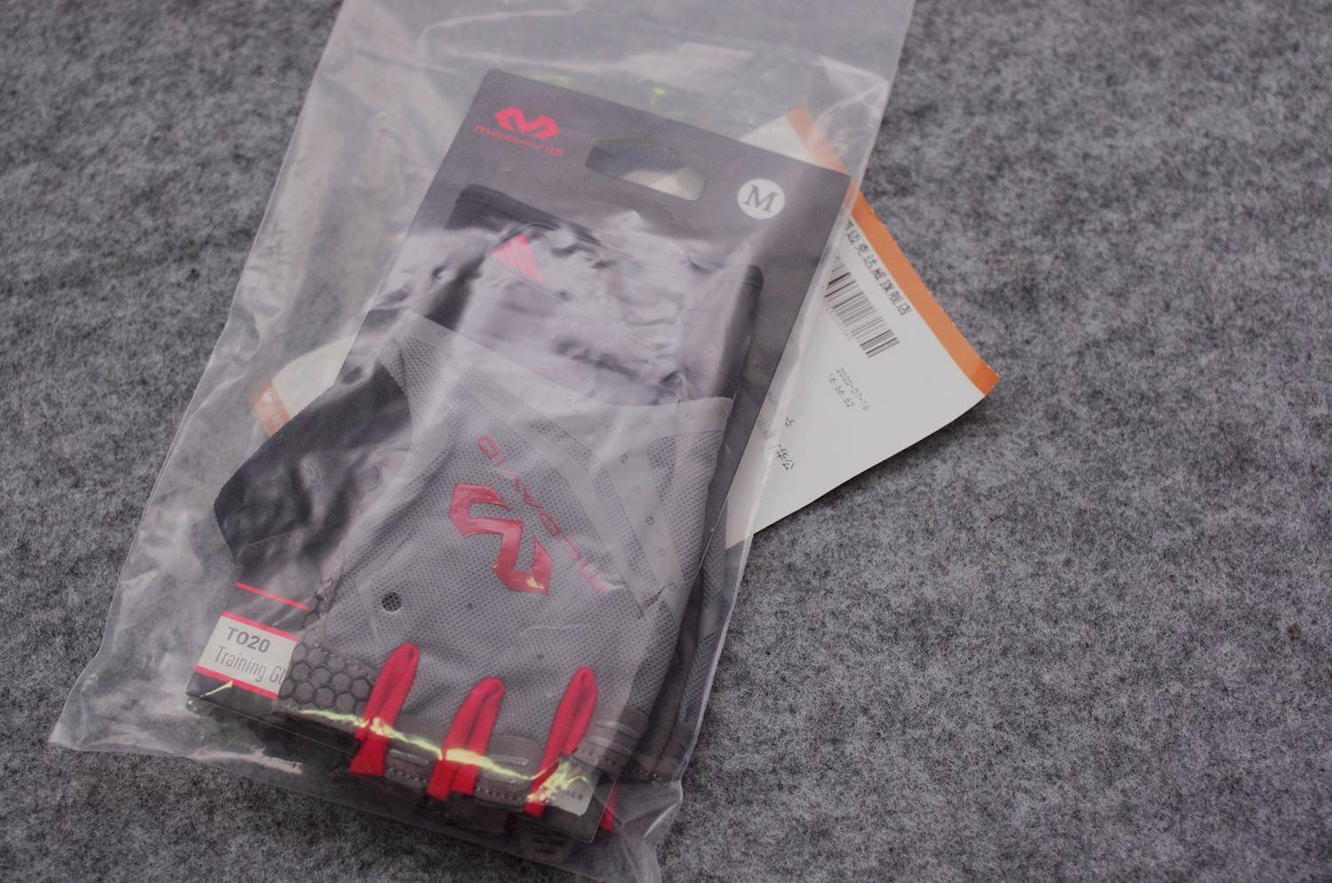 专业健身手套_健身手套作用_手套健身专业术语