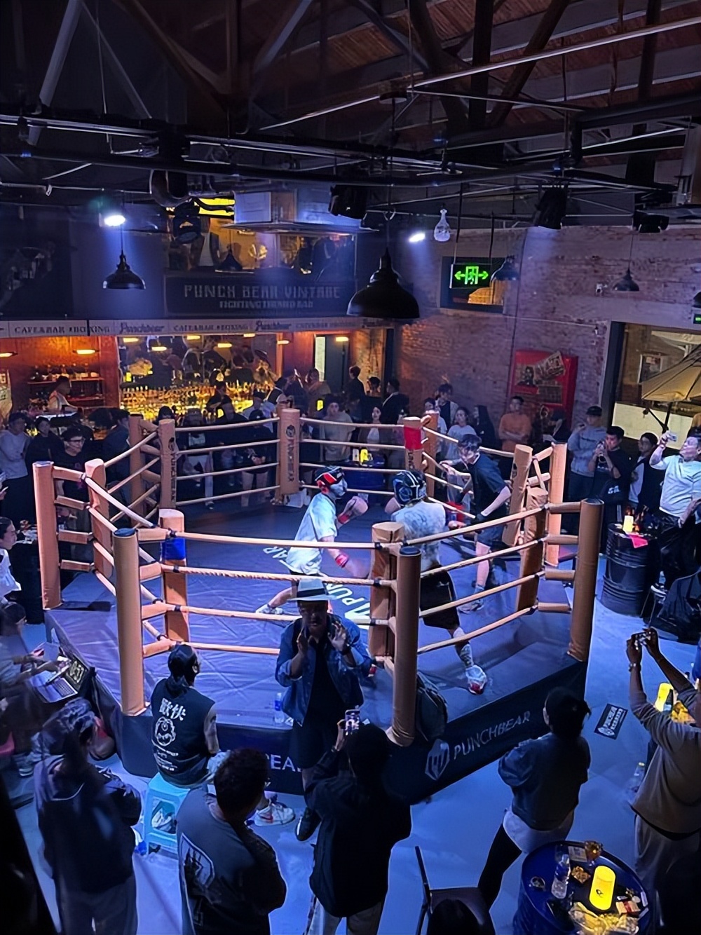 不同厚度拳击手套区别_健身手套 男士_拳击手套设计初衷