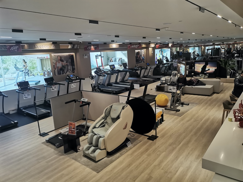 健身器材线上购买弊端_跑步机家用什么牌子好_线下实体店选购健身器材优势
