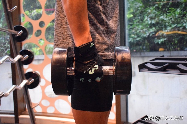 专业健身手套__ 迈克达威T020运动手套评测 