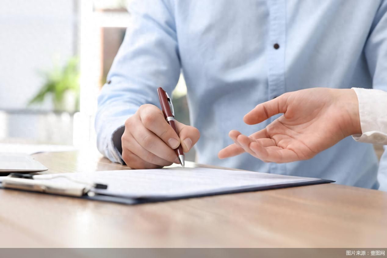 新奥天天彩最精准大全 告别“简单培训即上岗”！险企招募“拼手速”