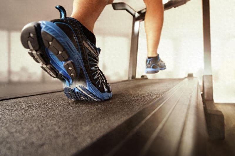 什么牌子跑步机质量好_家用跑步机品牌排行榜2025_易跑M5 Ultra评测