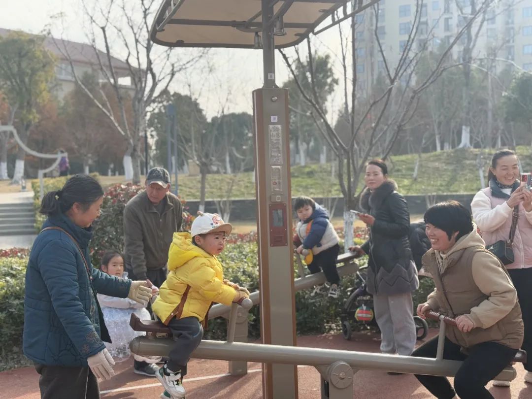 综合训练器健身器_健身综合训练器安装视频_健身器材训练动作讲解