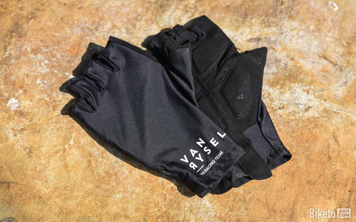 开元棋app官方下载 编辑的自购自评 迪卡侬Van Rysel RoadR900手套