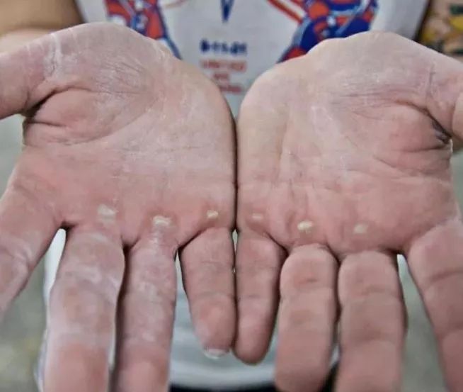 健身护腕手套_手套健身护腕图片_手套健身护腕怎么戴