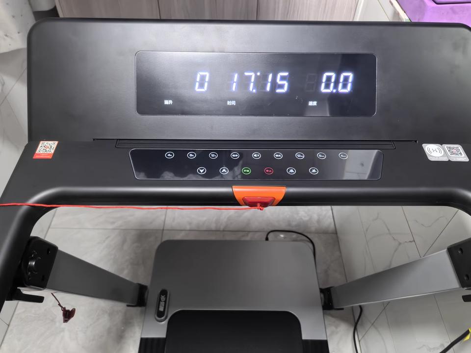 网上买跑步机什么牌子好_麦瑞克小白犀2代Pro对比易跑M1_家用跑步机选购指南