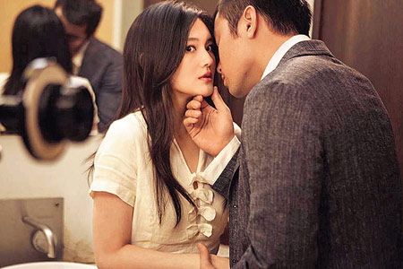 大S新片被剪激情戏曝光与张孝全公厕肉搏(图)