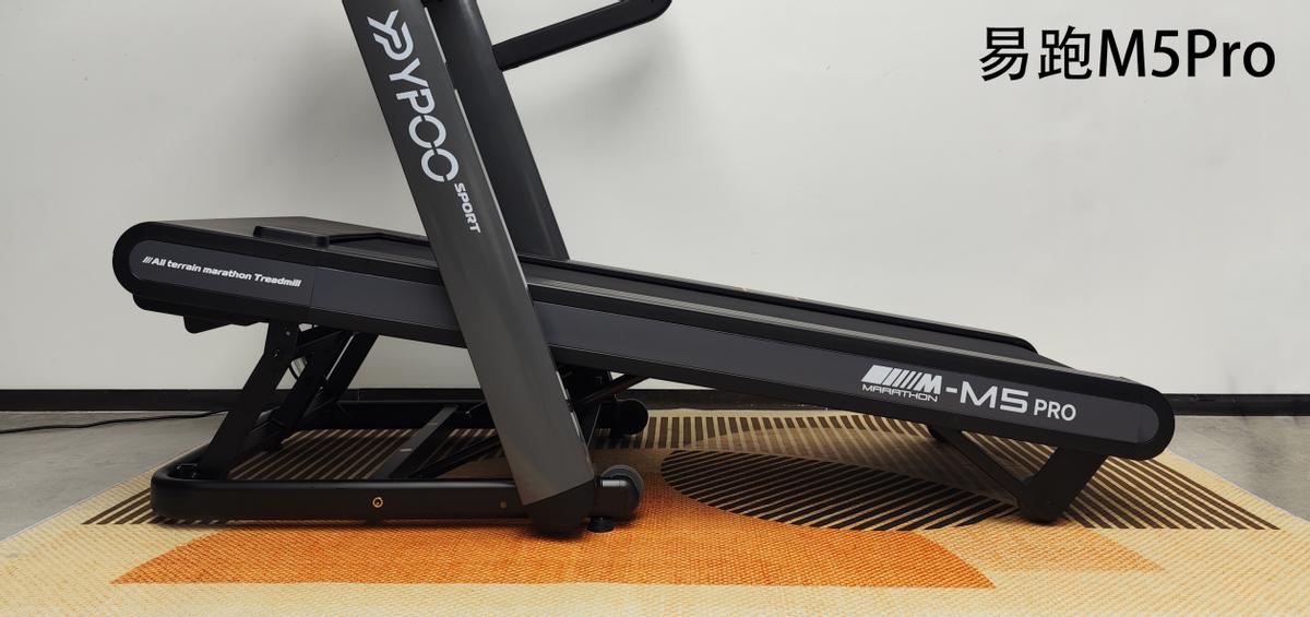 坡度高跑步机选购_跑步机爬坡减脂效果_什么牌子跑步机好适合家用