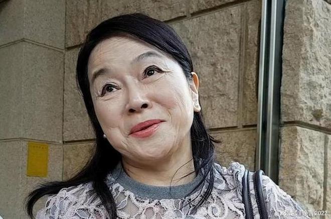 许贵雅怒拍桌事件_台湾新闻节目_台湾政论节目主持人拍桌怒呛