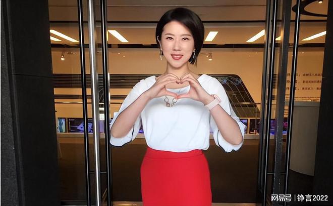 许贵雅怒拍桌事件_台湾政论节目主持人拍桌怒呛_台湾新闻节目