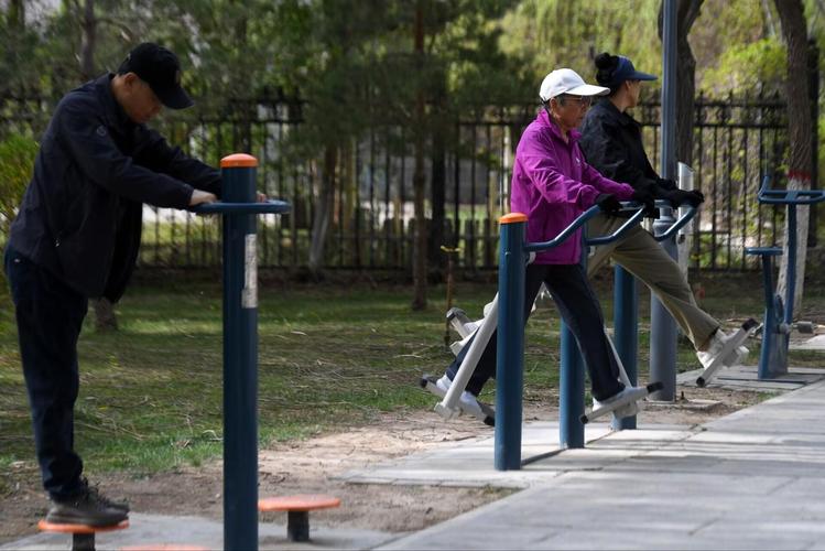 健身用缠手带还是手套_坚持三个月改善末梢循环_天冷晨练戴手套好处