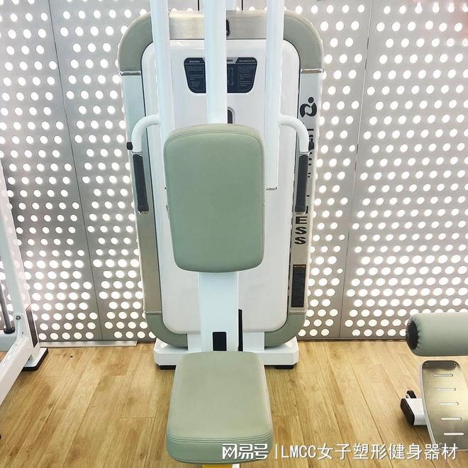 综合训练器总结_胸背训练器调整方法_如何正确使用胸背训练器