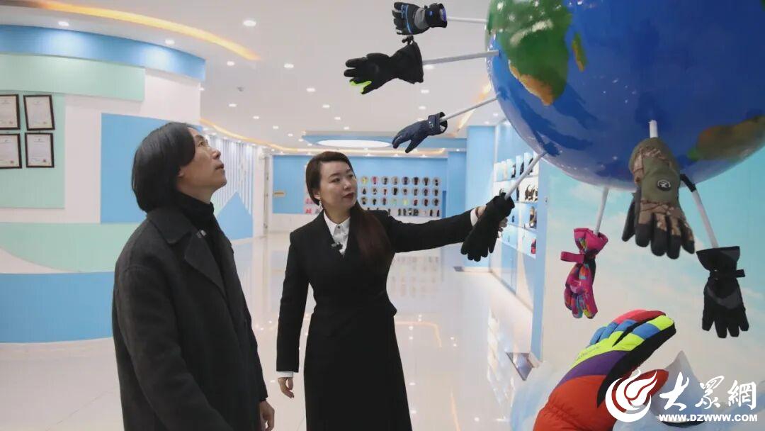 嘉祥手套产业传奇_嘉祥手套冠军装备_送人送健身手套