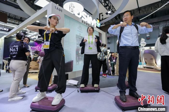 消博会健身设备_综合训练器 健身_智能体育健身装备